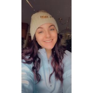 Meet your Posher, Cassandra